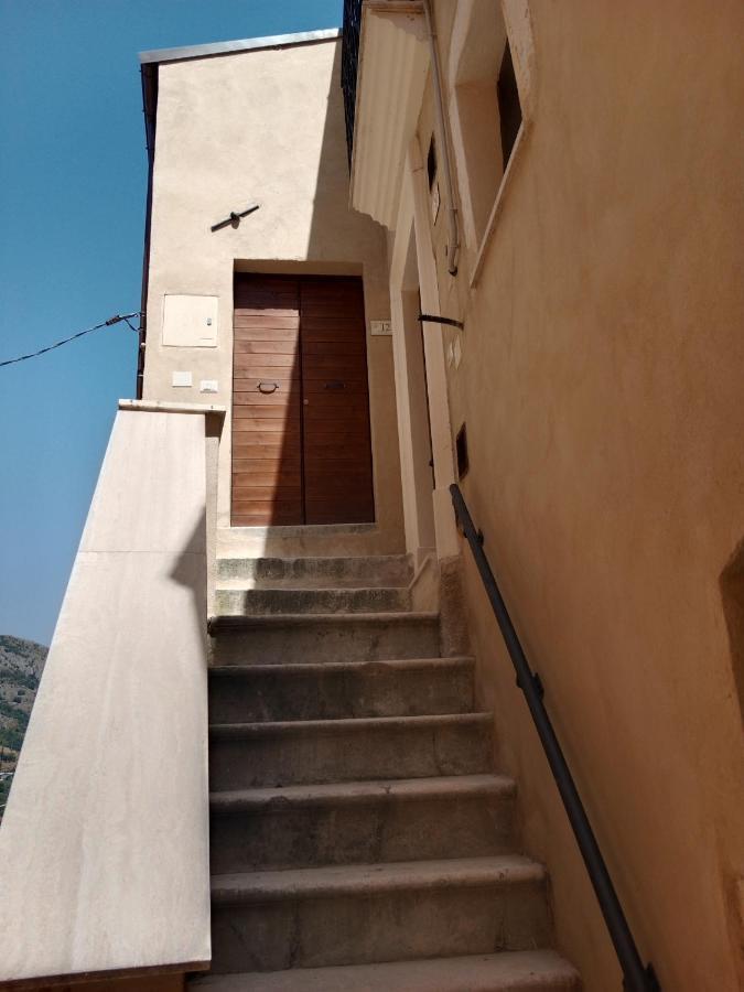 Sisu Bussi Suite Bussi sul Tirino Exteriör bild